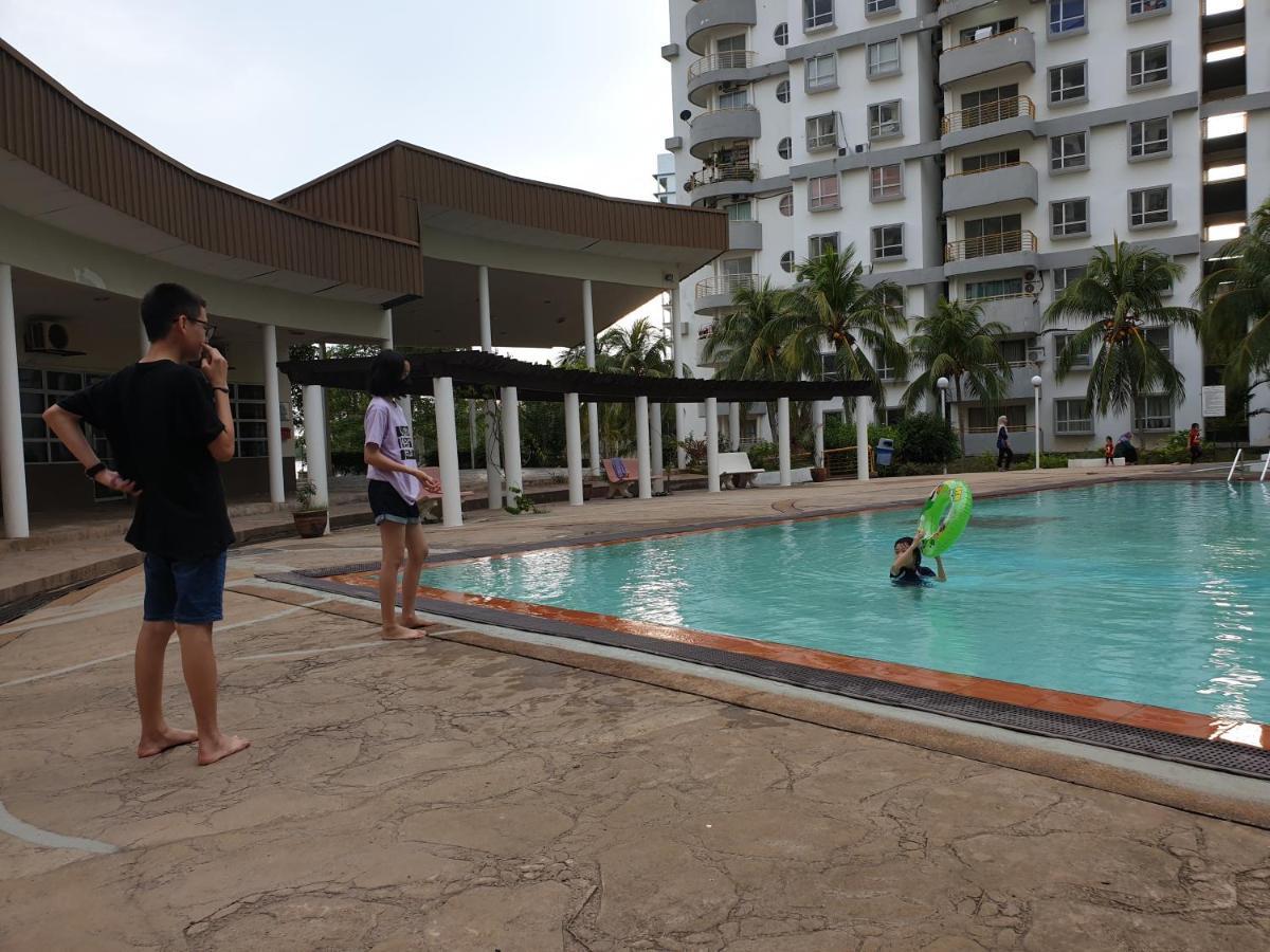 11 Cozyhome -Karaoke Pool Bbq Fishing Port Dickson Exterior photo
